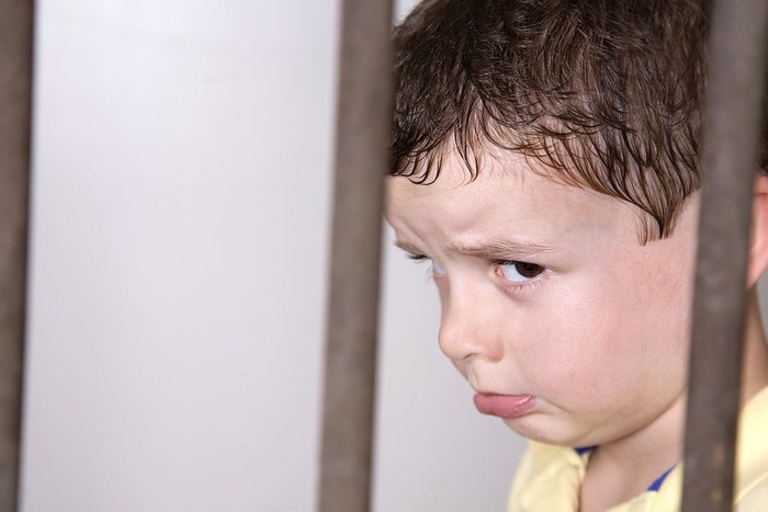 «Ты наказан, отойди» - сказала я сгоряча. Сыну 5 лет, ребёнок закричал ещё сильнее, и тогда я задумалась: а работает ли это вообще