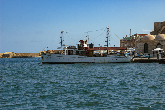 В порту Ханьи