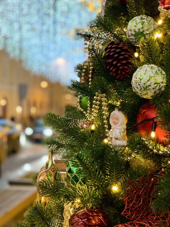 Сегодня сфоткал новогоднее настроение в центре Москвы