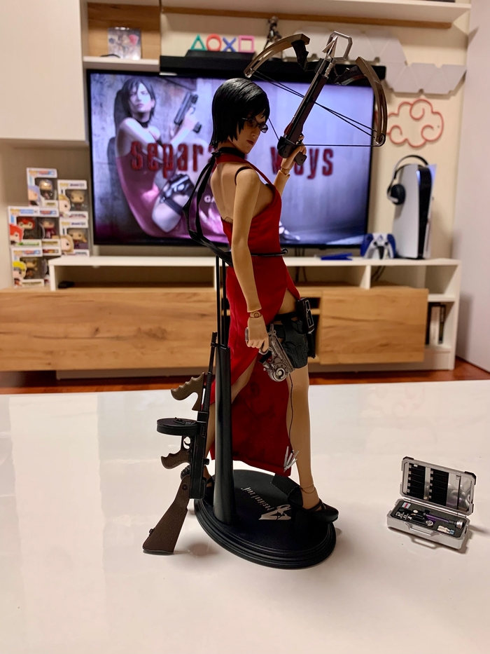 Фигурка коллекционная Ada Wong