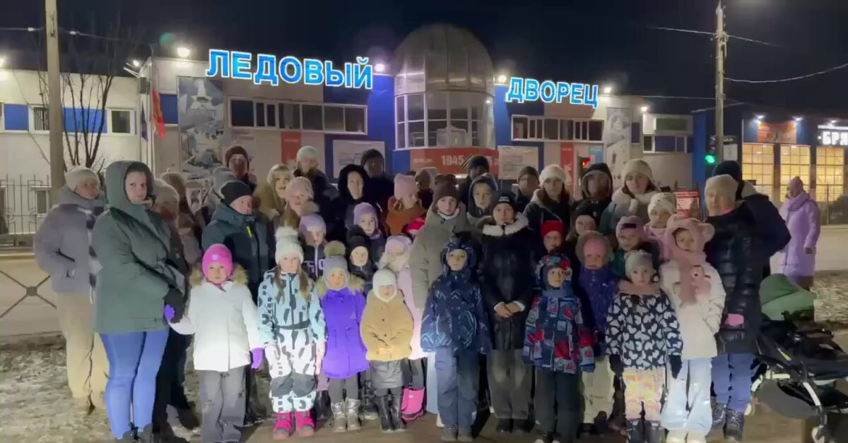 Guys, please raise this to the top! Help the children of Bryansk! I believe in the power of Pikabu. - My, Children, Bryansk, Bryansk region, Help, Ice Palace, Тренер, Figure skating, Champion, Locals, Law enforcement, Video, Short videos, news, Help me find, Legal aid, A wave of posts, Sport, A complaint