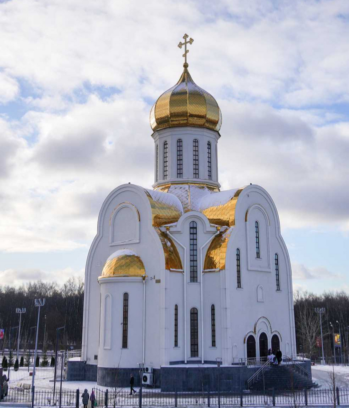 РПЦ МП храм имени равноапостольного великого князя Владимира в Крылатском г. Москвы. 2025 год. Площадь храма — 1183 кв. м., вместимость — 500 человек. Автор фото: Олег Варов