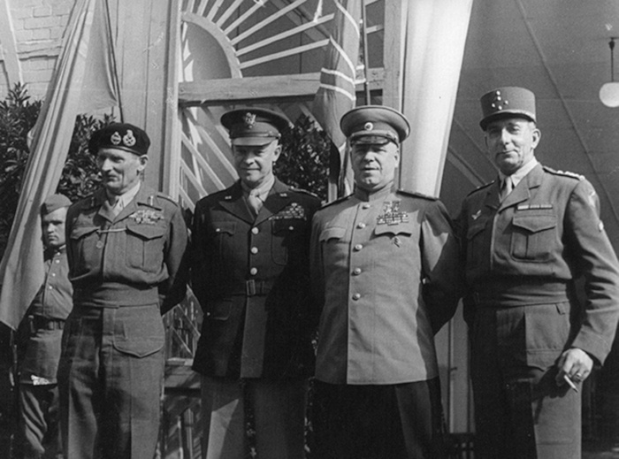 � ������ ����� ������ ������� ����� (����) � ������� ���������� (���), � �� ����� ����������� ���������� (��������������) � ������� ������ �� �������� (�������). ��������, 1945 ���