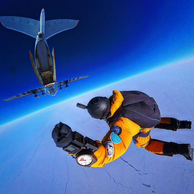 ��� � �����