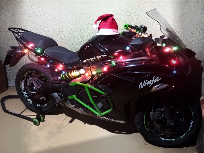 С наступающим. До НГ 5 часов