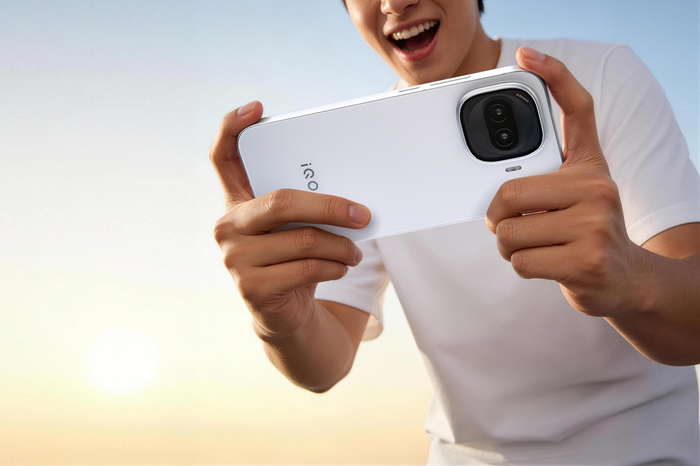 �������� �����������: iQOO