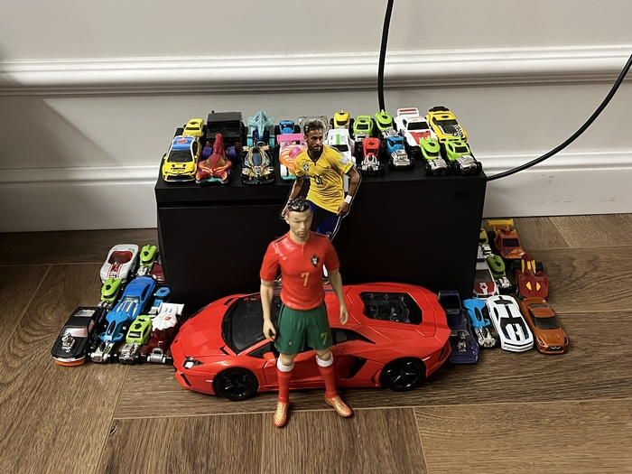 Для кого-то игровая ПРИставка, для кого-то игровая ПОДставка