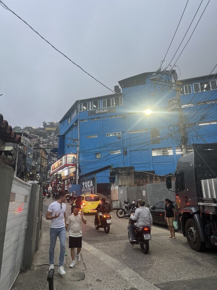 ТЦ Дубай. Это его название