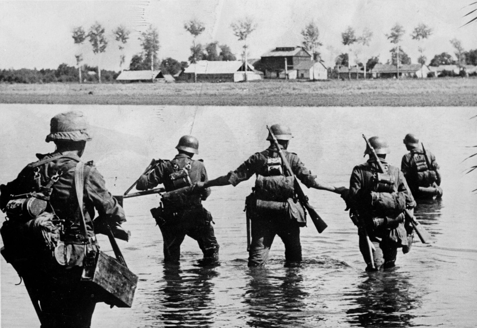They left behind scorched earth, corpses and eternal sorrow. - My, The Great Patriotic War, Military history