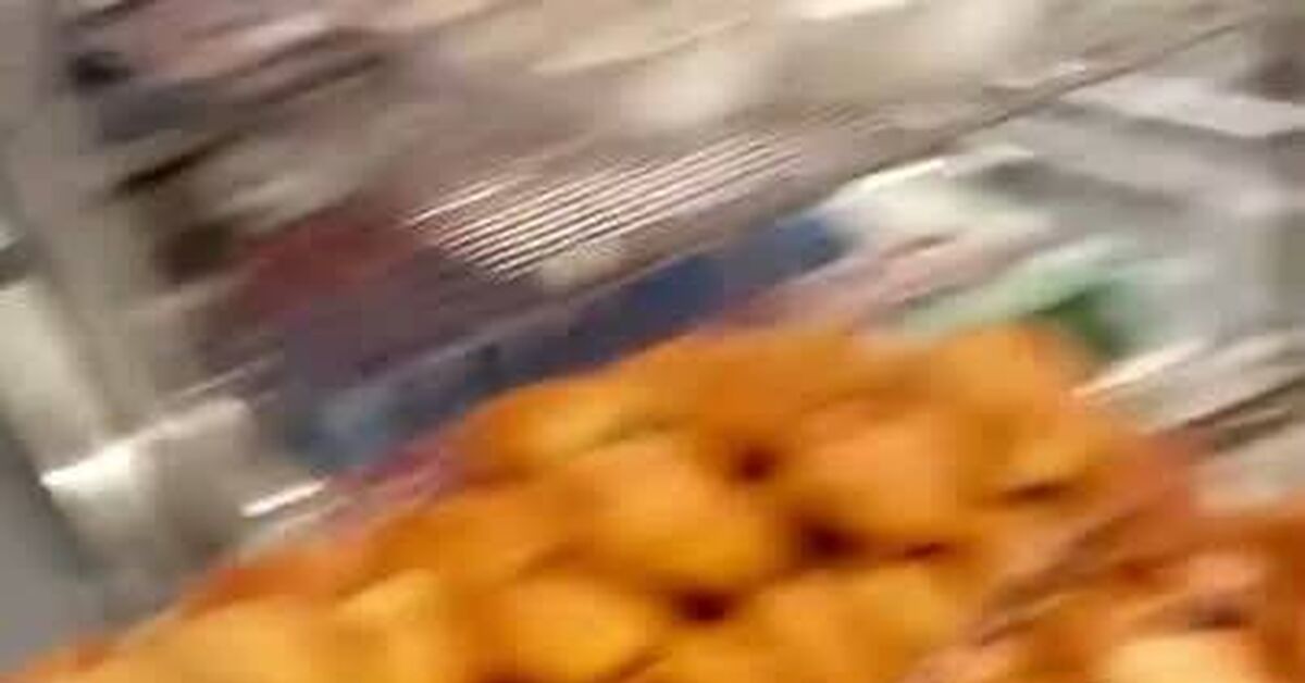 A typical canteen on duty - Video VK, Vertical video, Food, Video