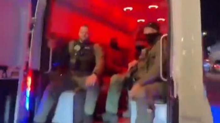 <!--noindex--><a href="https://pikabu.ru/story/neozhidannyiy_povorot_v_dele_o_strelbe_v_minneapolise_ssha_2026_nachalo_13583175?u=https%3A%2F%2Fvm.ru%2Fnews%2F1293017-avtozak-s-maduro-prokatili-po-nyu-jorku-s-otkrytymi-dvermi-na-potehu-gorozhanam&t=https%3A%2F%2Fvm.ru%2Fnews%2F1293017-avtozak-s-maduro-prokatili-po-nyu...&h=d3fde61456c690dc074a66344d335e53d2bb1c1a" title="https://vm.ru/news/1293017-avtozak-s-maduro-prokatili-po-nyu-jorku-s-otkrytymi-dvermi-na-potehu-goro..." target="_blank" rel="nofollow noopener">https://vm.ru/news/1293017-avtozak-s-maduro-prokatili-po-nyu...</a><!--/noindex-->