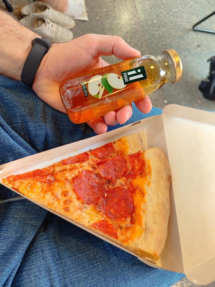 �� �������� ����� 900 ������.