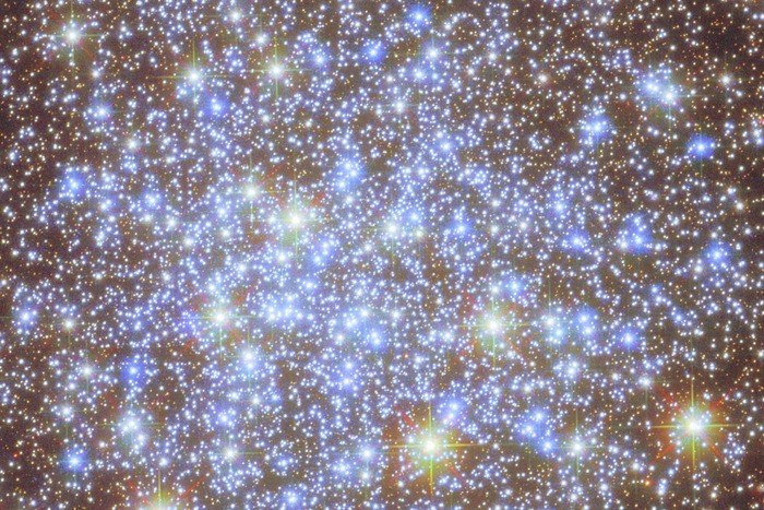 � ESA/Hubble &amp; NASA, A. Sarajedini, G. Piotto, M. Libralato