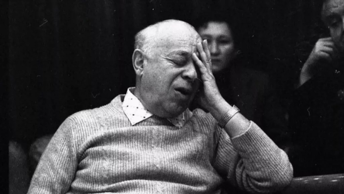 Группа дрессированных евреев под управлением Дымшица