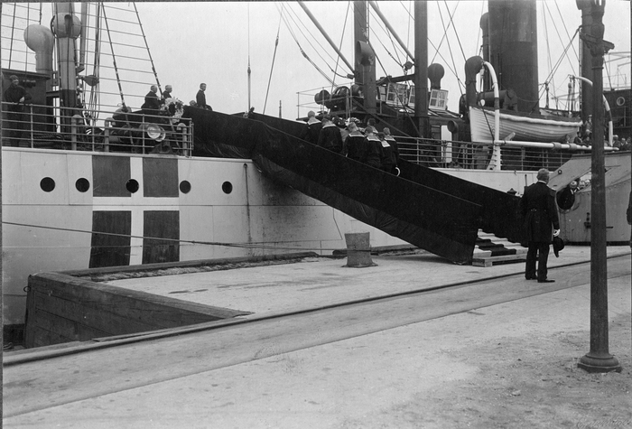 ���� ������ ������ HMS E-13, �������� � ���, ������������ �� ���� ����� SS Vidar ��� ���������� �� � ��������������