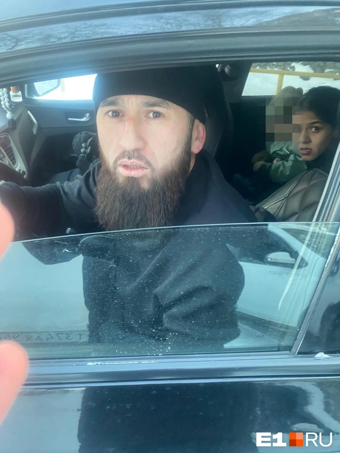 ����������� ���� � �������� ���������� �������� ������� � ������ �������� ����� ��������:�������� <!--noindex--><a href="https://pikabu.ru/story/ubivay_ee_zhenu_yekspolitseyskogo_zhestko_izbili_na_sortirovke_13619417?u=http%3A%2F%2FE1.RU&t=E1.RU&h=d14cb2f4849bc246a517d6332b909846dc263a36" title="http://E1.RU" target="_blank" rel="nofollow noopener">E1.RU</a><!--/noindex-->