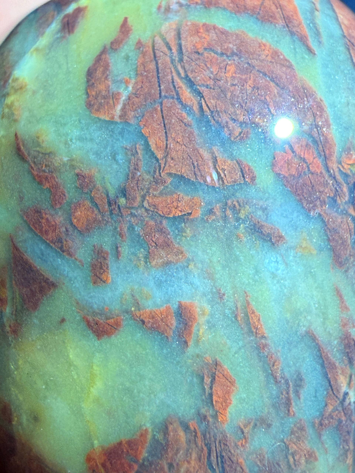 Мэрри-Элен (красный яшмоид с халцедоном)