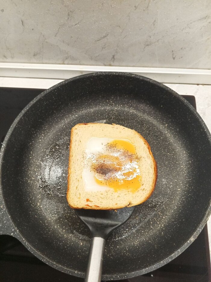 Как видим, желток еще жидкий. Так и должно быть!