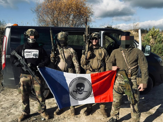 Батальон «Реванш» — это настоящий «фашистский батальон», по словам француза, который в нём служил.