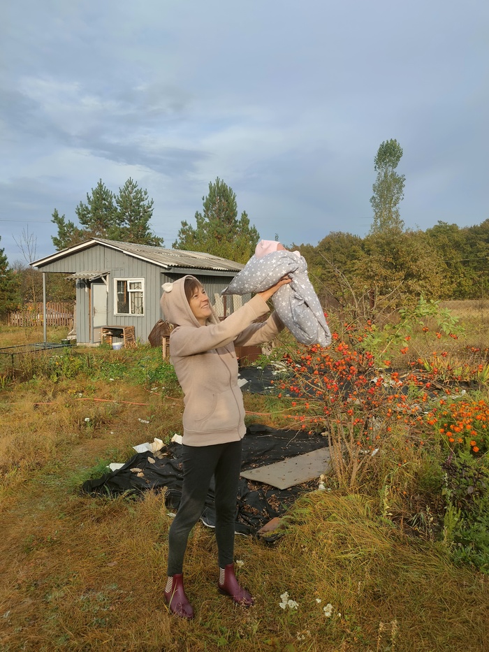— Смотри, Симба! Все, на что падает свет — это наша земля!