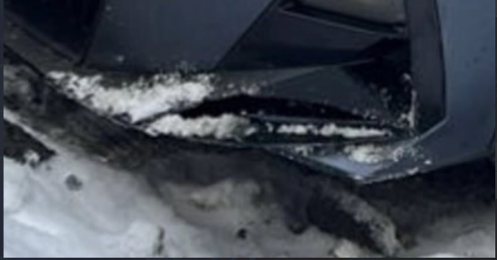 При осмотре я не заметил скол данной накладки.