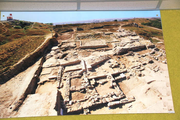 Фотография сделанная в период раскопок на горе Митридат