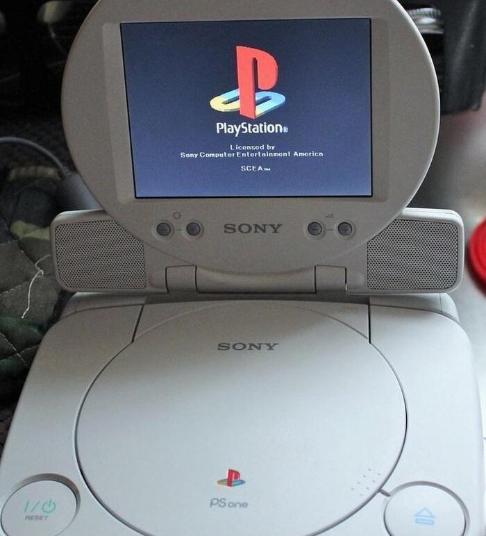 ЖК экран PS One