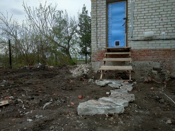 и на него не было потрачено ничего нового) старые гвозди, старые доски, старый дедов молоток) - апсайклинг ачивмент анлокд!