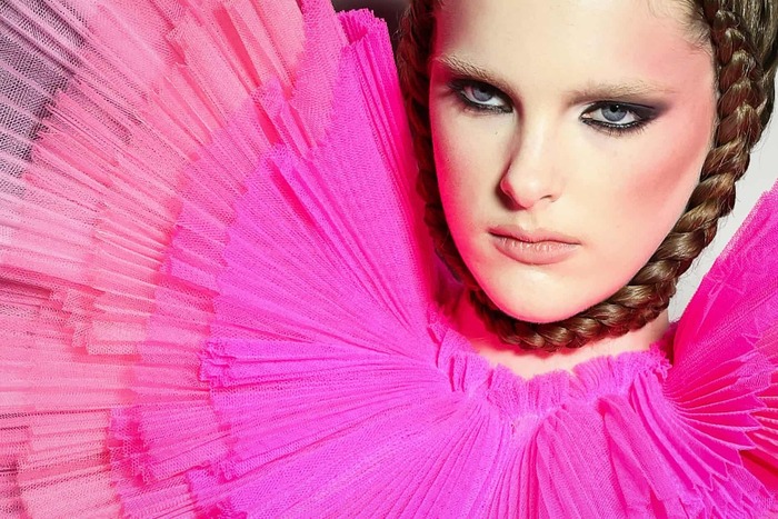 �����, �������. ������ ������� �� �������� ����� ������� ������� ��������� ������� ���� Viktor and Rolf �����/���� 2026. ����������: ���� �����.