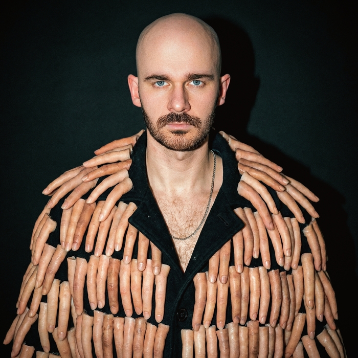 Для тех, кто хочет успеть везде. Потому что две руки — это слишком мало для настоящей любви.