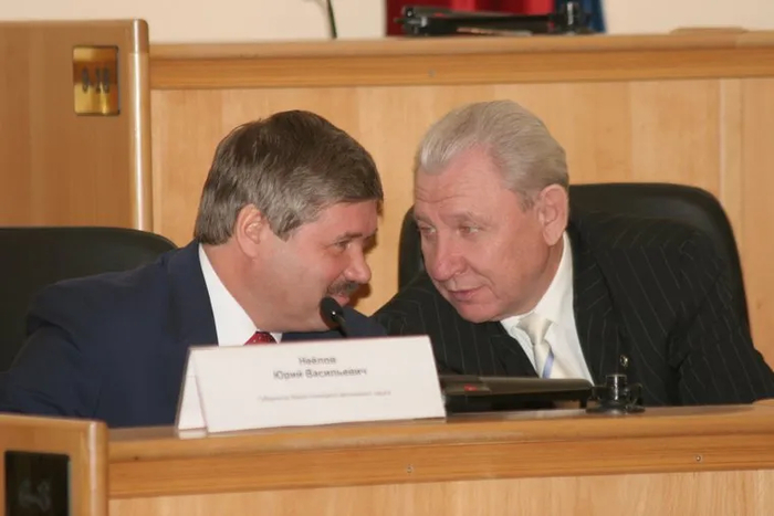 ��������� ��������� (������) � ���� ������ (�����) - ����������� ���� � ����