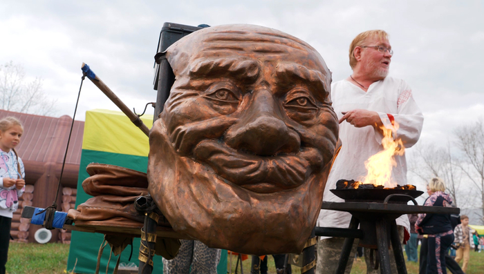 Классические кузнечные меха.