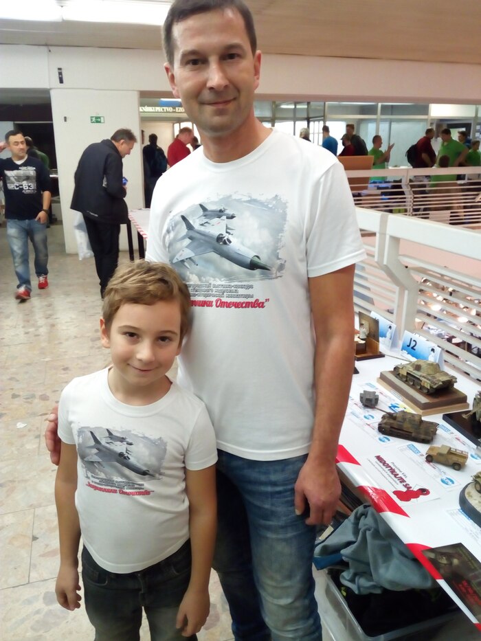 ����������