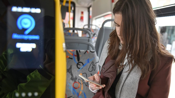 Москва переходит на оплату общественного транспорта через МАХ