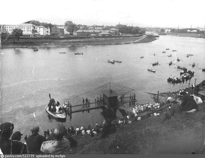 ������-���� � ������ ����������� ����������, 1924. � ����� <!--noindex--><a href="https://pikabu.ru/story/kak_vyiglyadela_moskvareka_do_togo_kak_postroili_kanal_moskvavolga_13725445?u=http%3A%2F%2Fwww.pastvu.com&t=www.pastvu.com&h=3a9dc09f3a362ad923b8078d477795b9581f7c33" title="http://www.pastvu.com" target="_blank" rel="nofollow noopener">www.pastvu.com</a><!--/noindex-->.