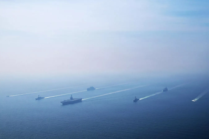 ������������ ��������� USS Abraham Lincoln ����������� ������� ������ � ���������� ����