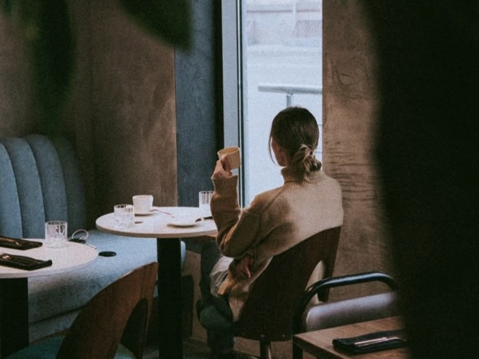 Что делать, если в кафе к вам подсаживаются без спроса