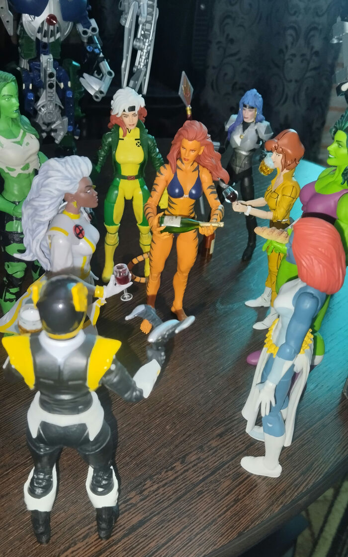 С праздником вас, просто радующие Глаз! =)