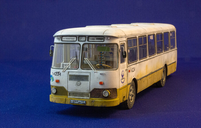 ����-677� �� AVD. 1:43 �� ������� �����������