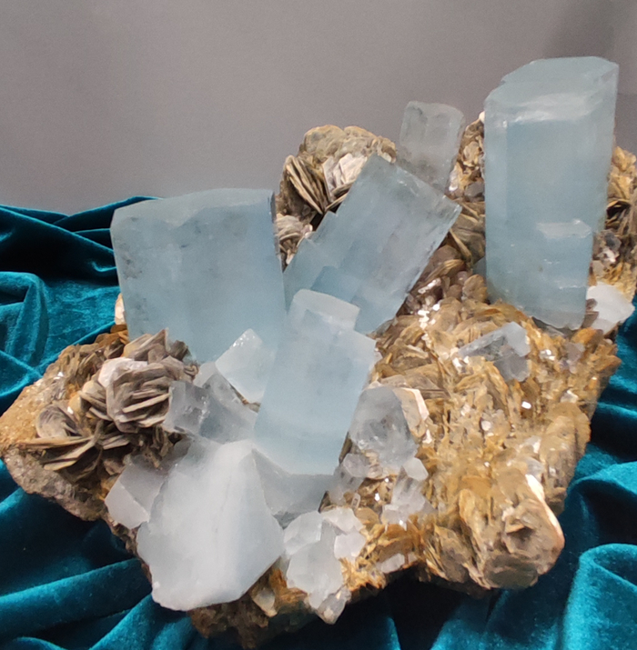 ��������