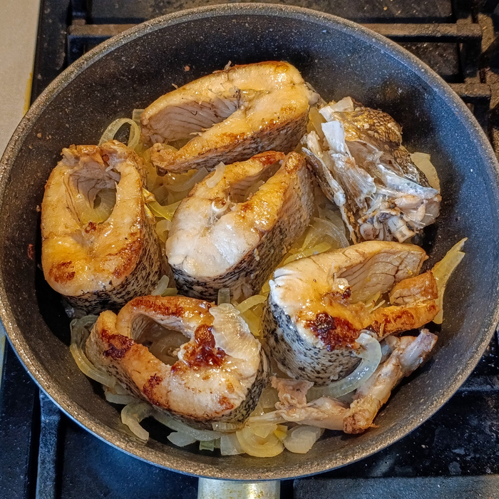 Улов жарится