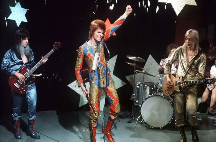 ����� ���� � �he Spiders From Mars � ������� "Lift Off", ���� 1972.