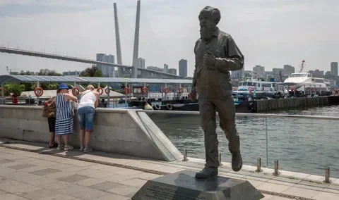 Post 13779518 - Politics, Monument, History, Vladivostok, Alexander solzhenitsyn, Transfer, Pacific Fleet, A wave of posts