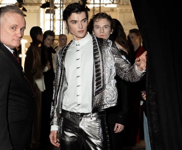 �������� ����� Emre Erdemoglu