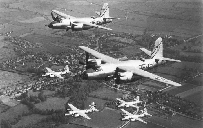 Американские бомбардировщики В-26 на задании