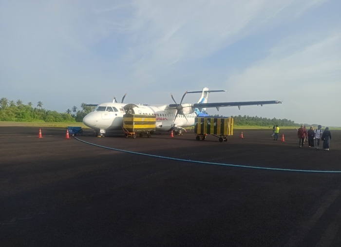 "���" ATR-72 �� ������� �� �����. ������ � ���������� DHC-8 Dash Bombardier ��� �������� ������������ ������� Maldivian airlines.