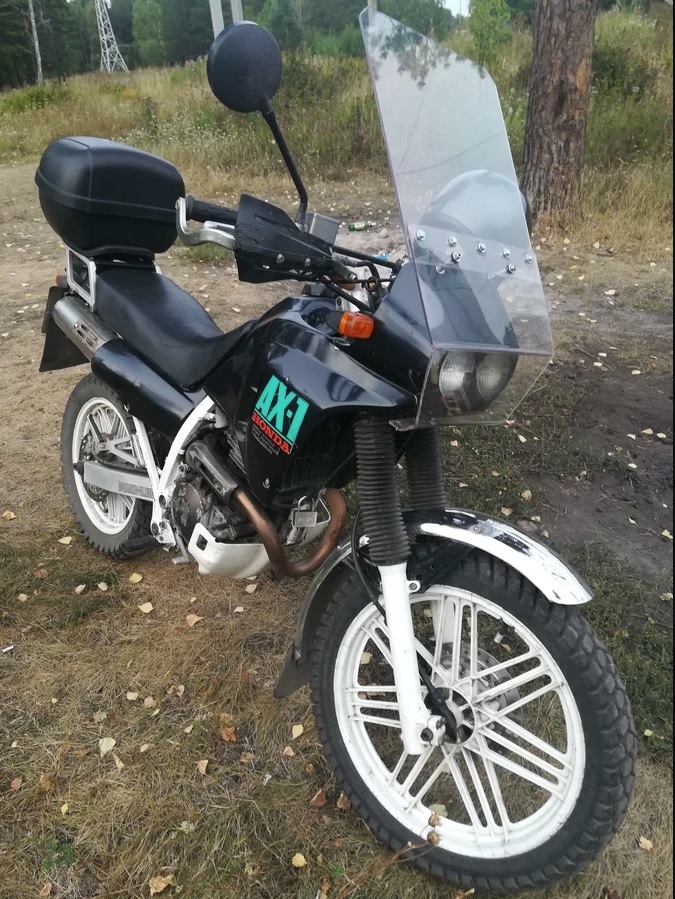 Один из вариантов как можно реализовать ветровик на мотоцикле.