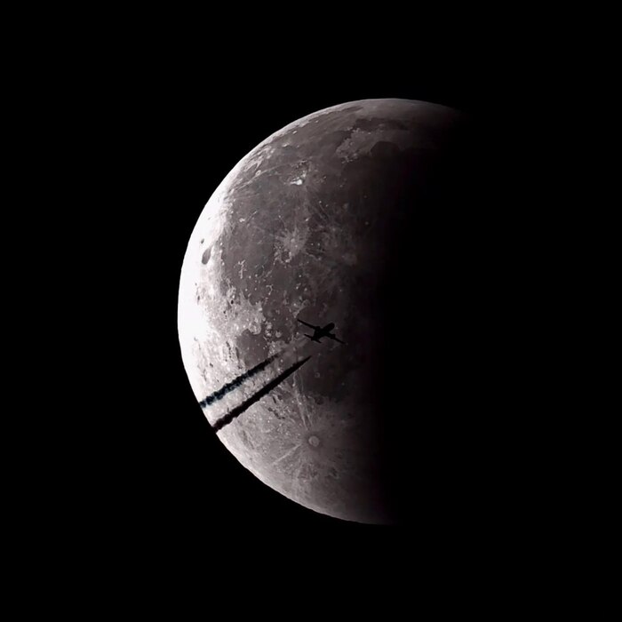 To the moon and back (�)