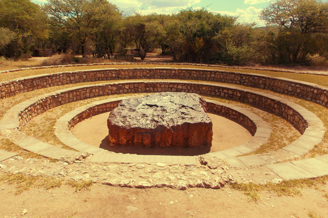 �������� ����. ����: <!--noindex--><a href="https://pikabu.ru/story/prisheltsyi_iz_kosmosa_top5_samyikh_izvestnyikh_padeniy_meteoritov_na_zemlyu_13877533?u=http%3A%2F%2FCommons.wikimedia.org%2F&t=Commons.wikimedia.org%2F&h=f46e99855554bf74a6b987619d65e16adfefb042" title="http://Commons.wikimedia.org/" target="_blank" rel="nofollow noopener">Commons.wikimedia.org/</a><!--/noindex--> Eugen Zibiso