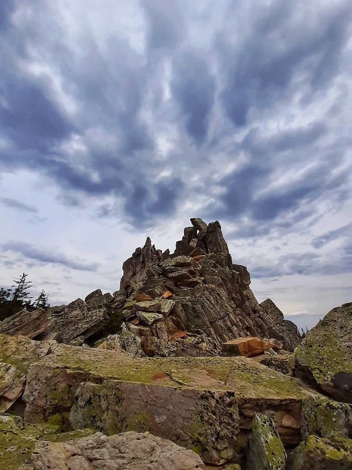 Хребет и гора Юрма. Фото: Александр Гусев